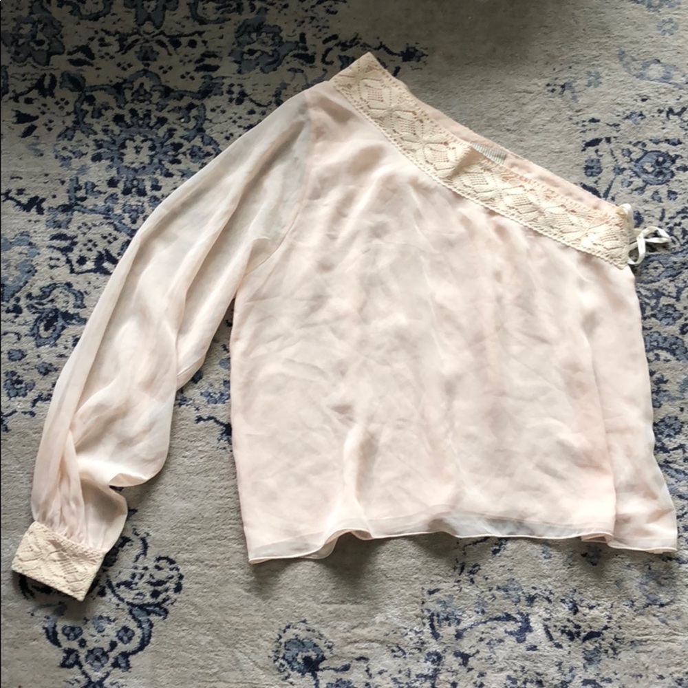 •ONE TEASPOON• over the shoulder blouse